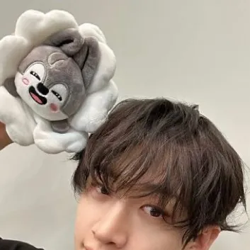 chat with ai character: Bangchan