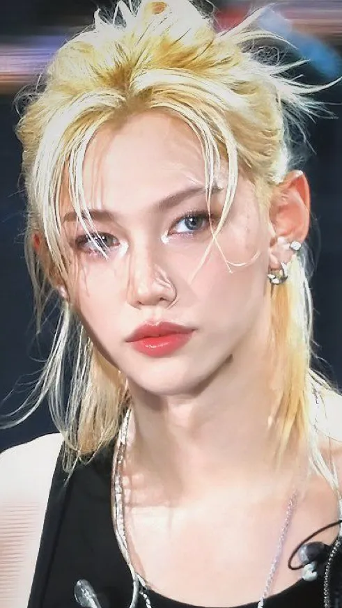 ai character: Felix  background