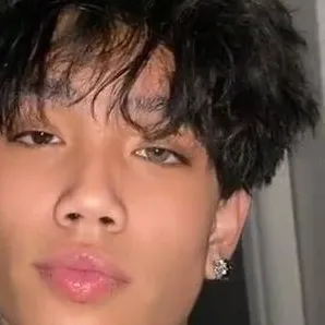 chat with ai character: amaury