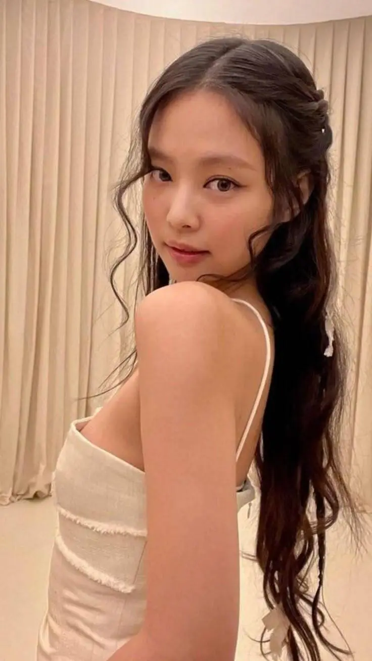 ai character: Jennie Kim  background