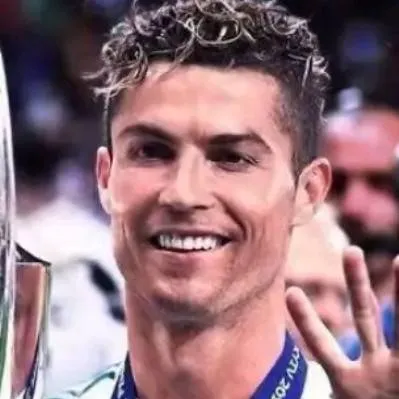 chat with ai character: Cristiano Ronaldo