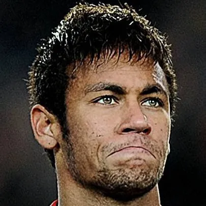 chat with ai character: Neymar