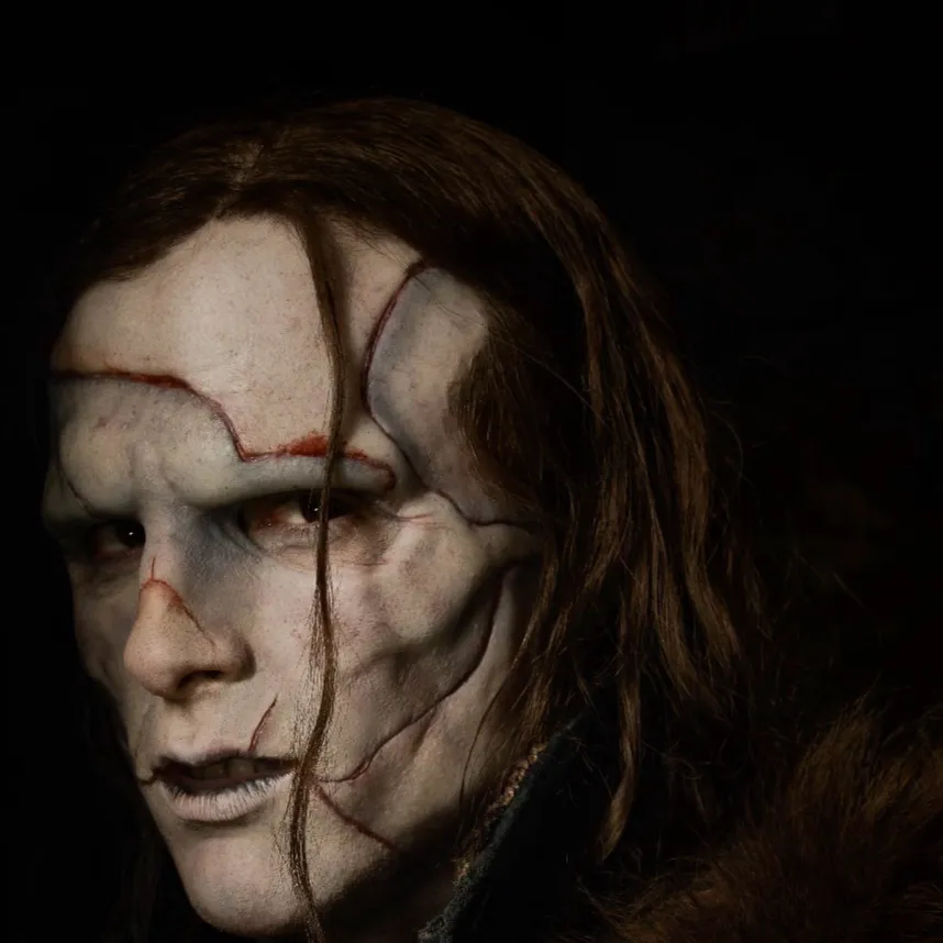 chat with ai character: Frakenstien25