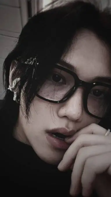 ai character: ☆ Lee Felix ☆ background