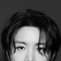 chat with ai character: King J-Hope👑⚔️💜🔥