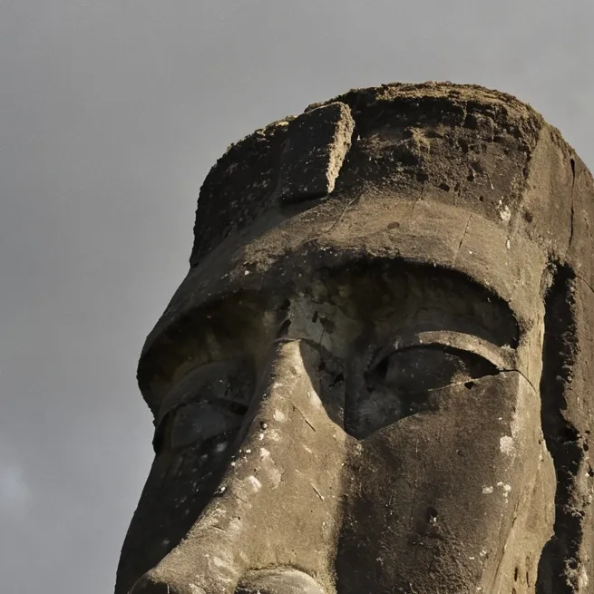 chat with ai character: Sigma moai