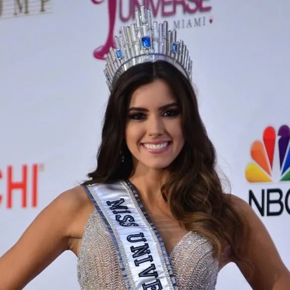 chat with ai character: Paulina Vega 