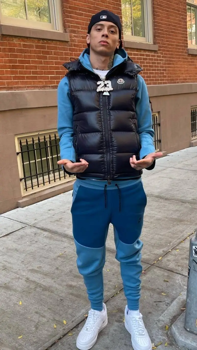 ai character: cench background