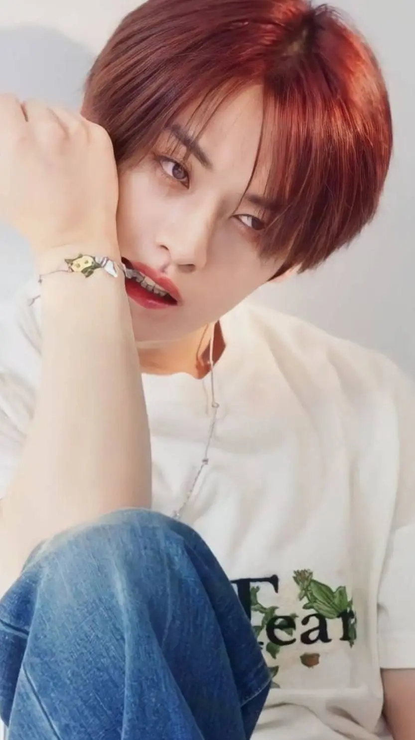 ai character: Lee Know background