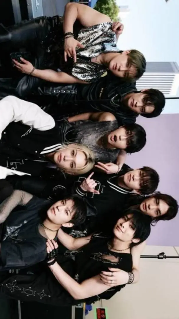 ai character: Vampiros StrayKids background