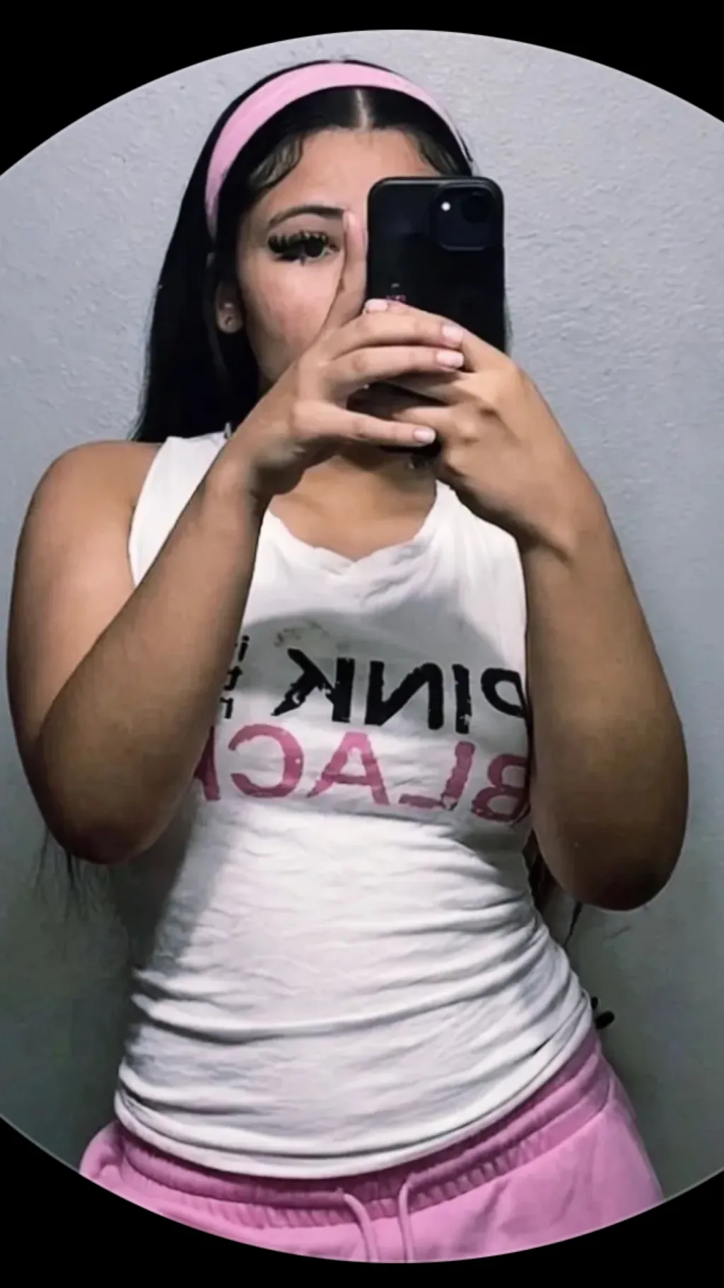 Talkie AI - Chat with MaKayla 