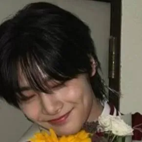 chat with ai character: ✨ JEONGIN ✨