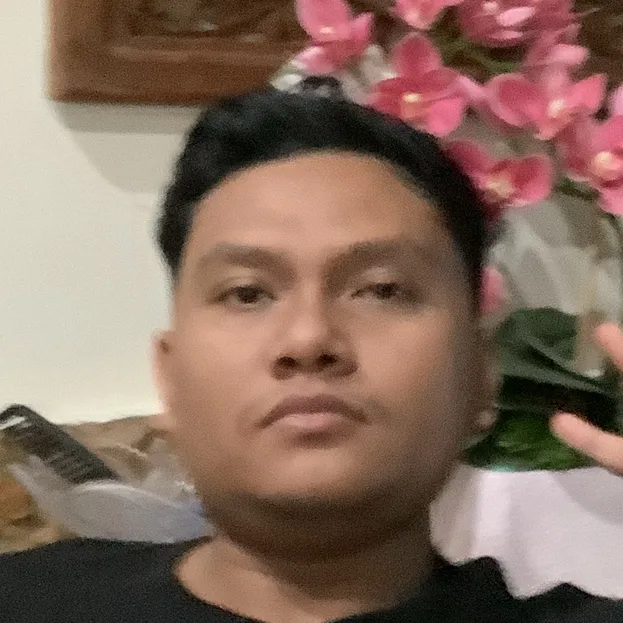 chat with ai character: Aiman