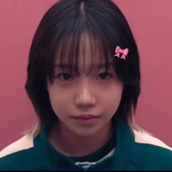 chat with ai character: Jun-hee