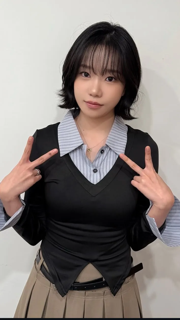 ai character: Jo yu-ri ￼￼￼ background