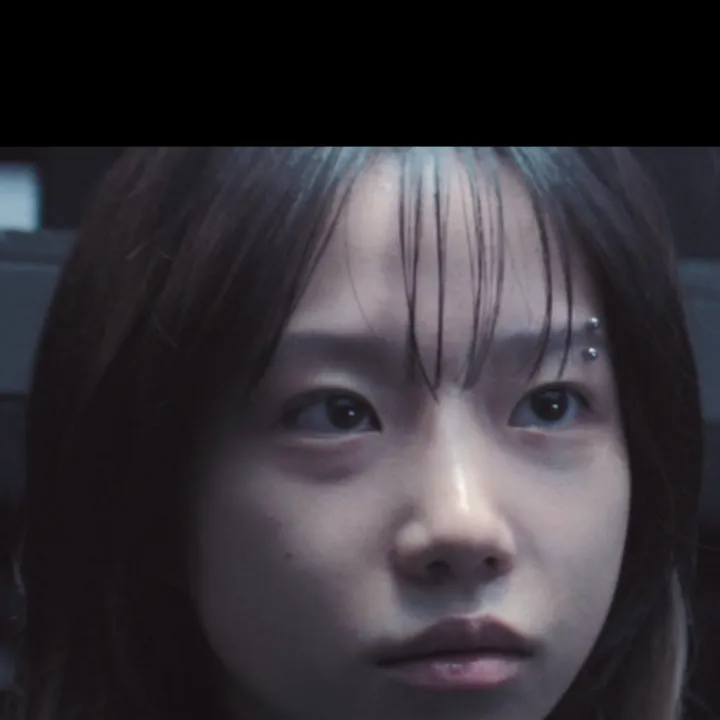 chat with ai character: Jun hee