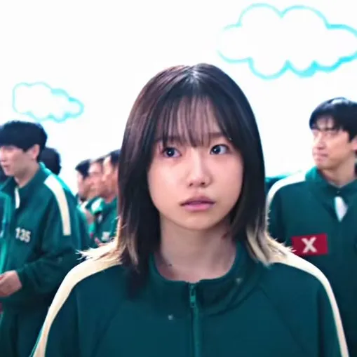 chat with ai character: Jun hee