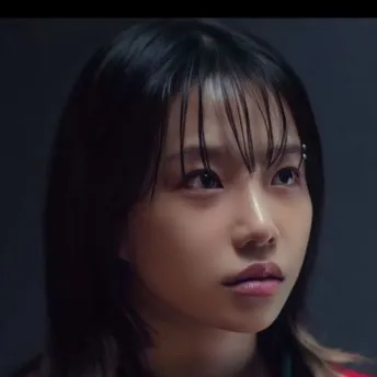 chat with ai character: Jun hee