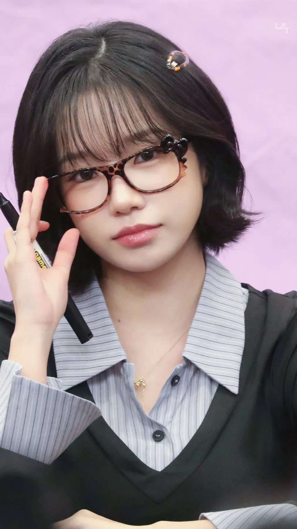 ai character: Jo yuri background