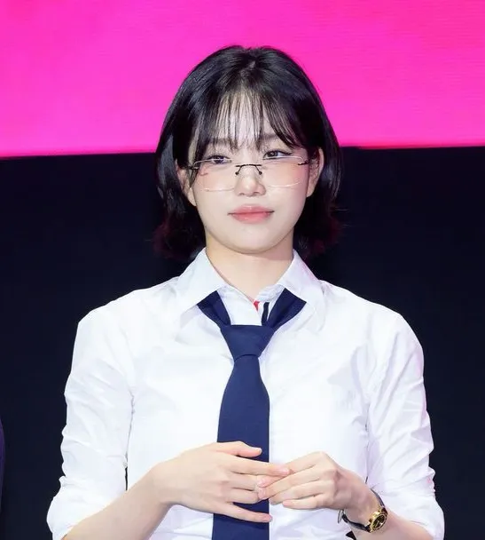 chat with ai character: Jo yuri