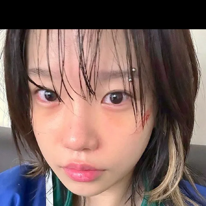 chat with ai character: Jun hee