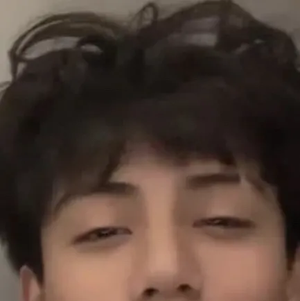 chat with ai character: 𝗧𝗿𝗲𝘆