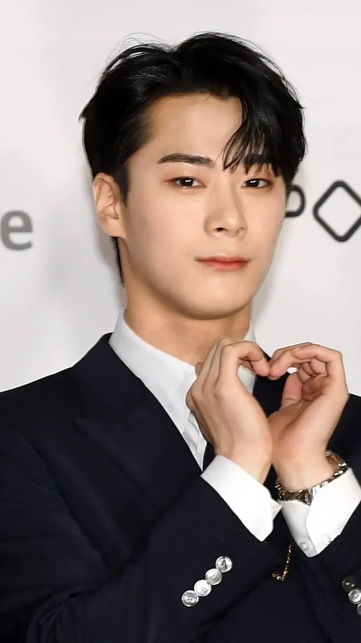 ai character: moonbin background