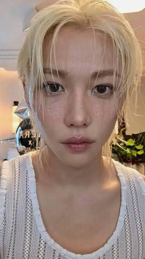 ai character: Félix skz background