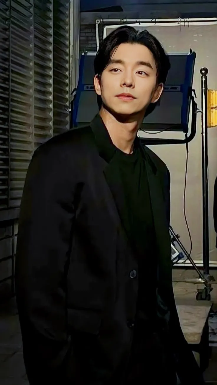 ai character: Gong Yoo background