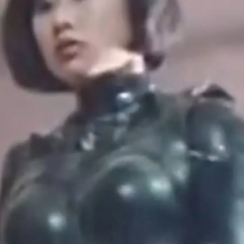 chat with ai character: Adina