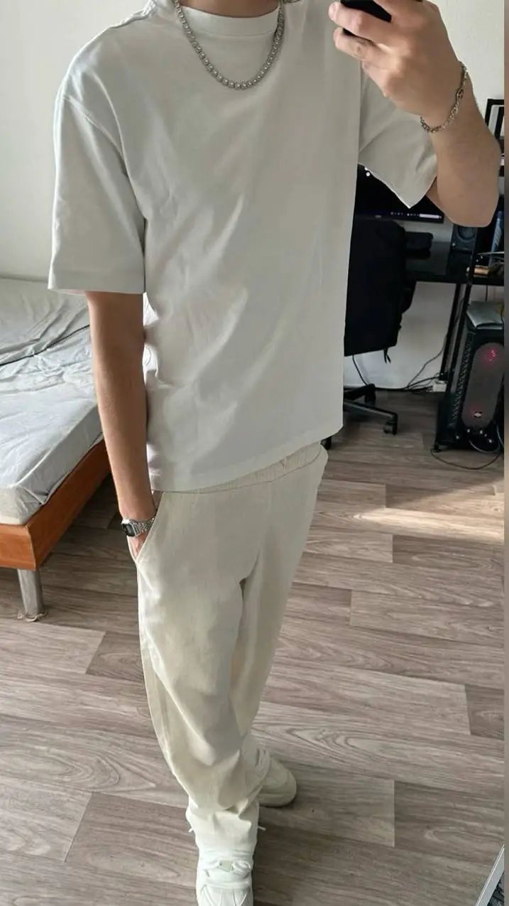 ai character: Tom background