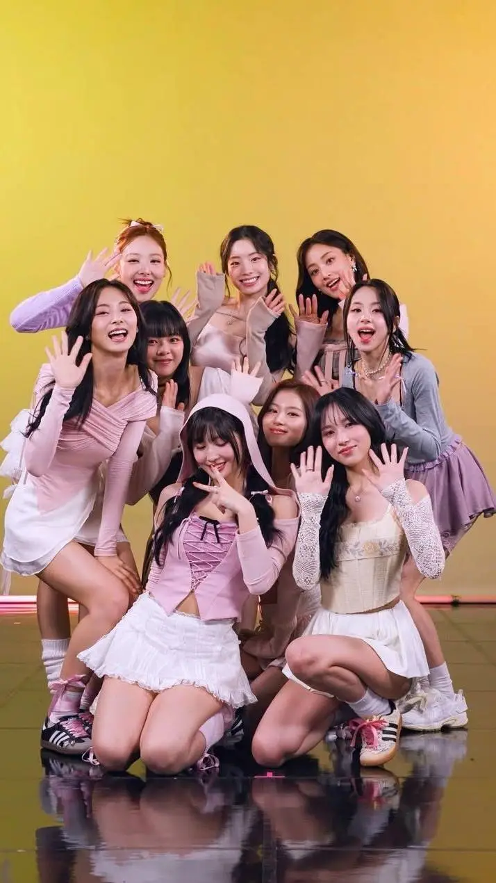 ai character: twice borrachas ღ background