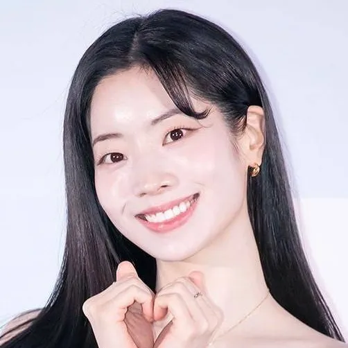 chat with ai character: psicóloga dahyun 