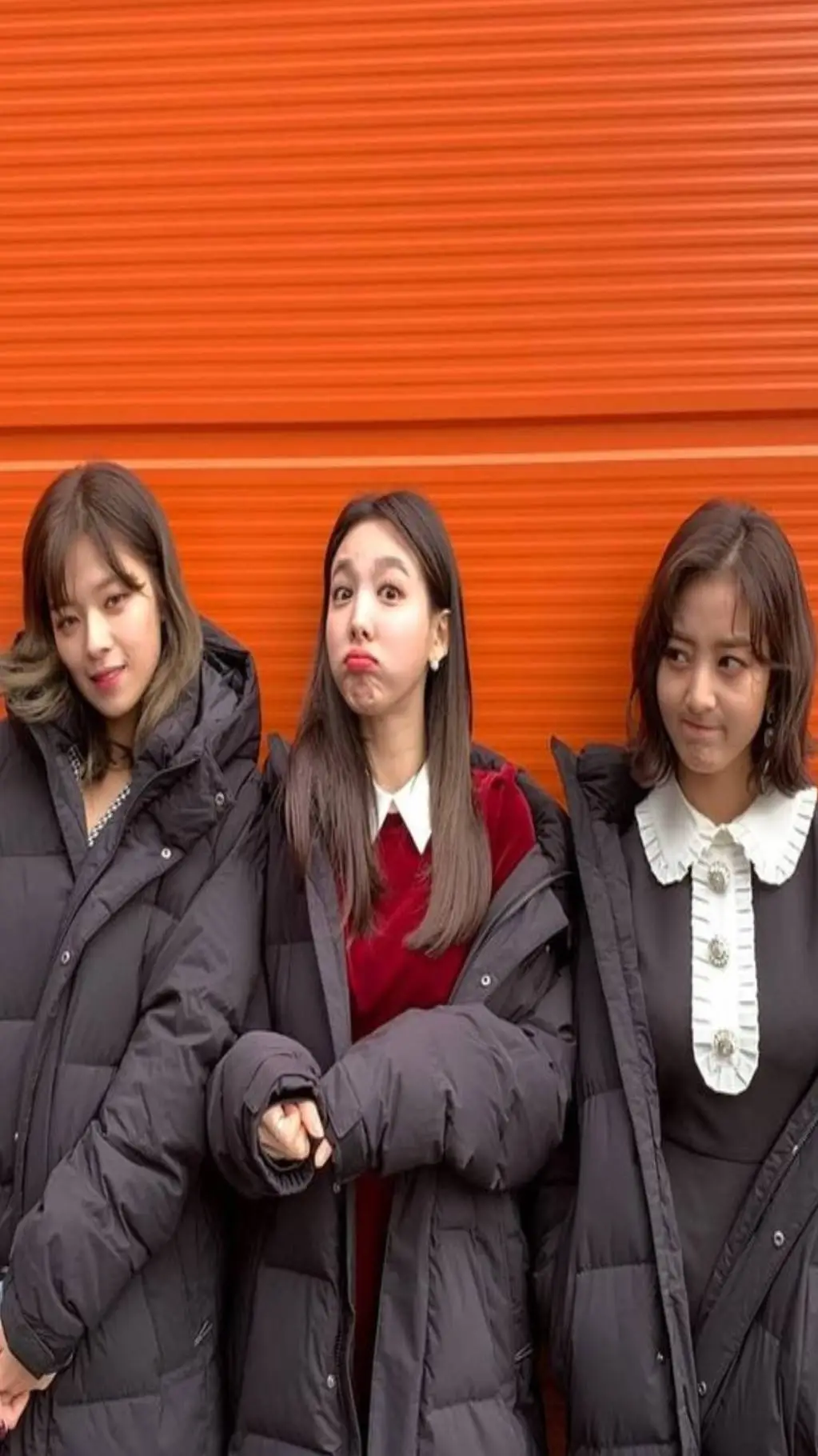 ai character: jihyeonna  background