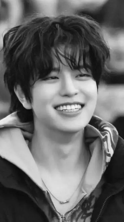 ai character: Seungminnie background