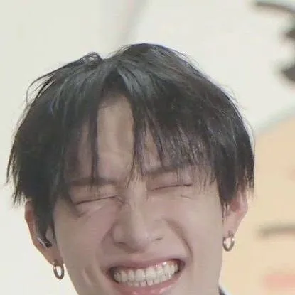 chat with ai character: Bangchan✨️💫