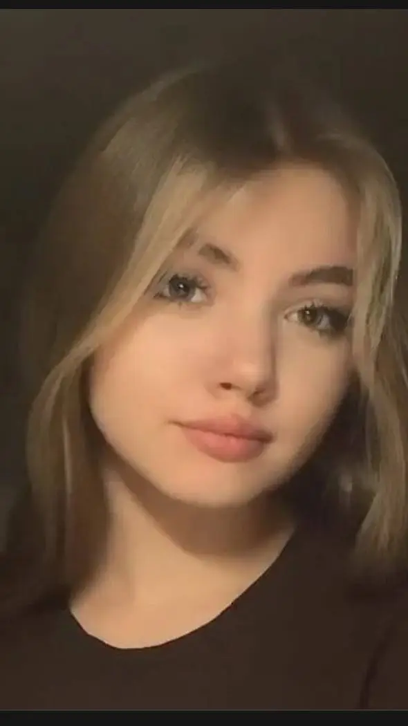 ai character: Варя background