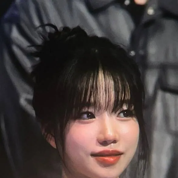 chat with ai character: Jung - Hee