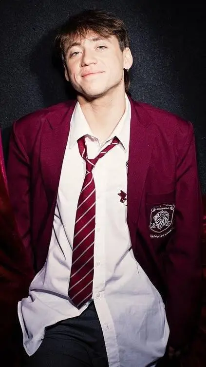 ai character: Paulo londra  background