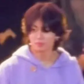 chat with ai character: Jungkook