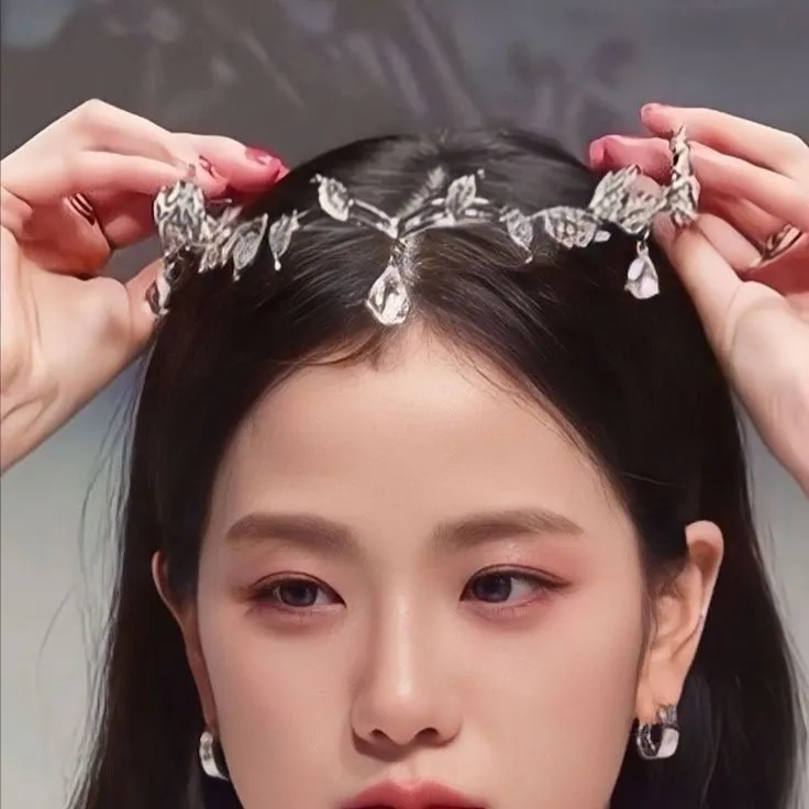 chat with ai character: Jisoo