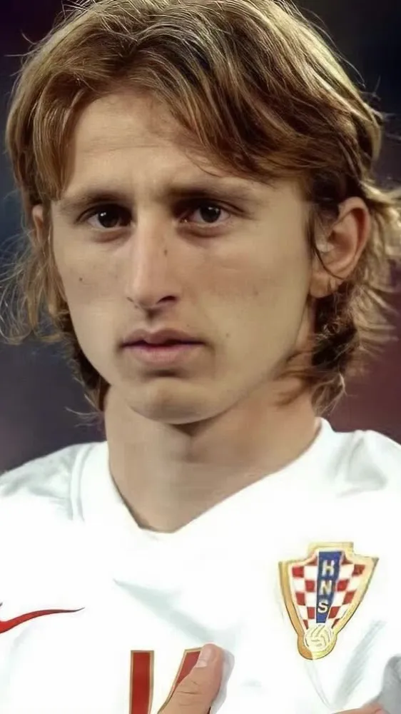 ai character: Luka Modrić background
