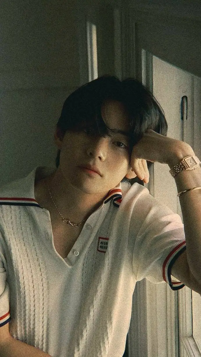 ai character: Taehyung  background