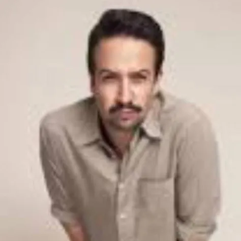 chat with ai character: Lin-manuel Miranda