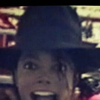 chat with ai character: Michael jackson 