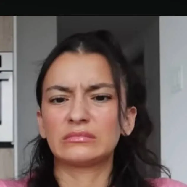 chat with ai character: Alexdiiane