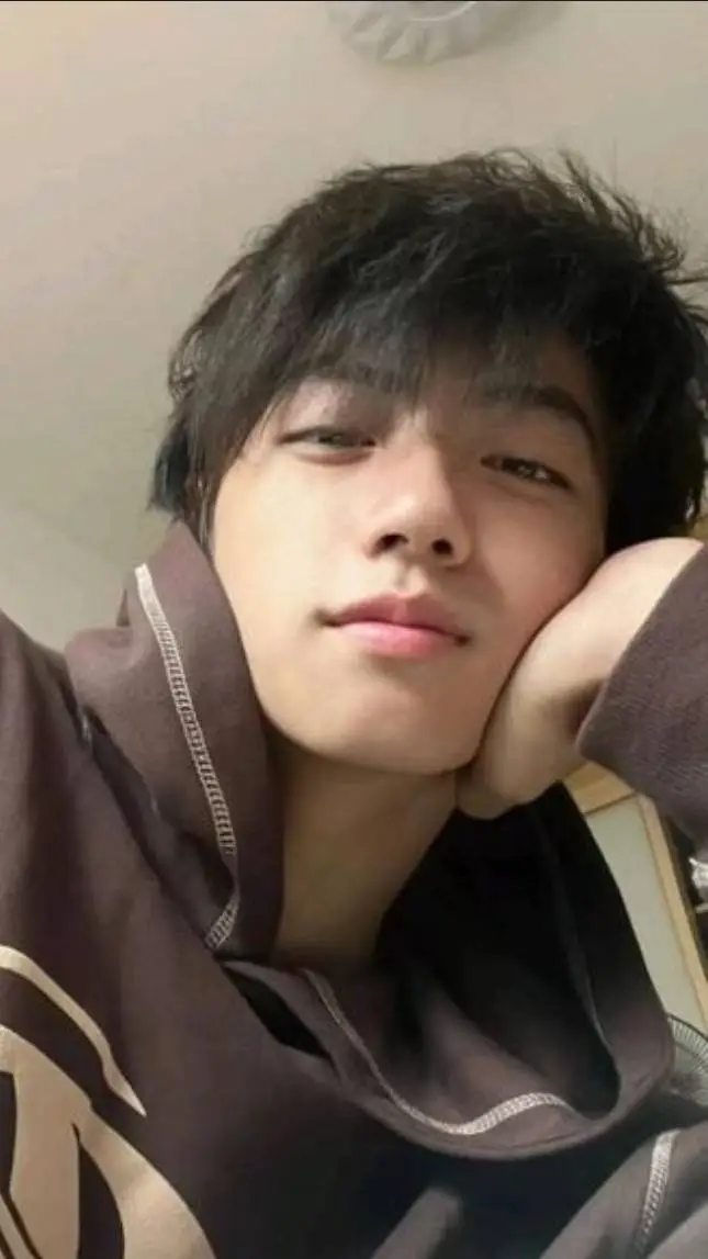 ai character: Xavier background