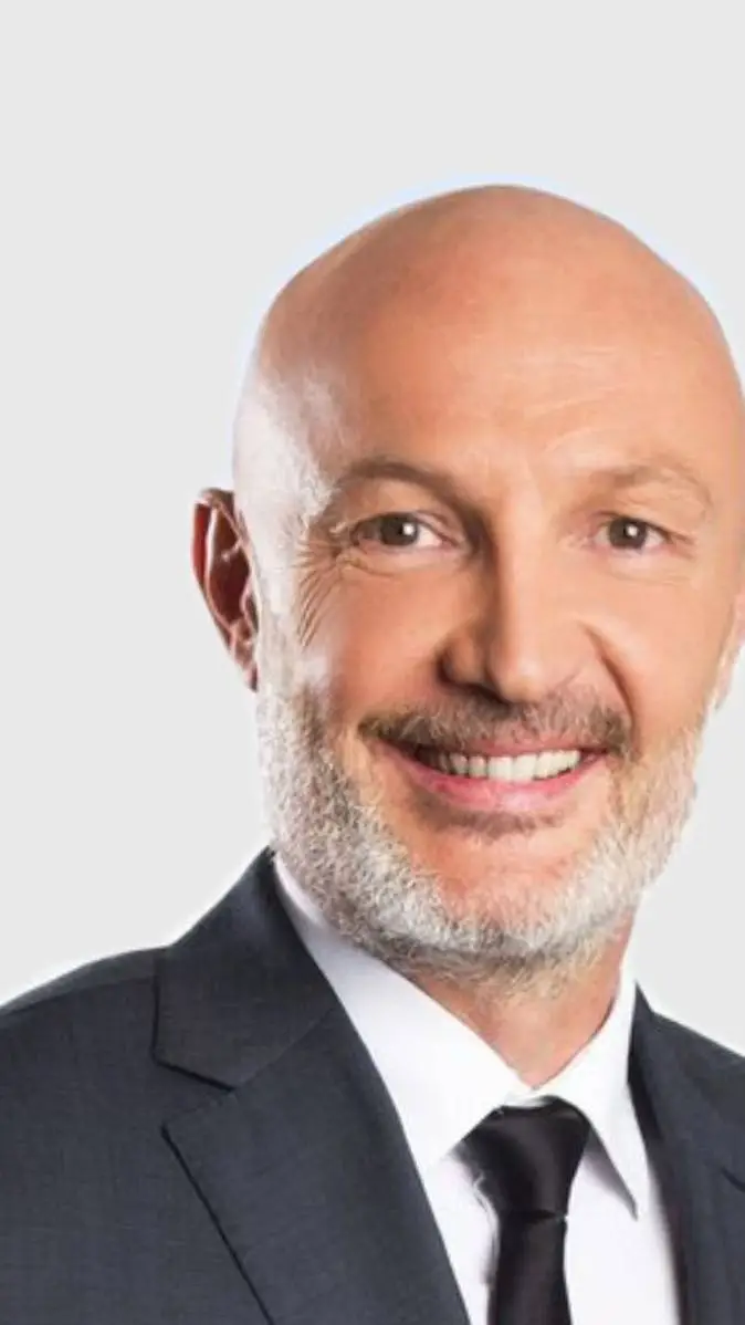 ai character: prof chauve background