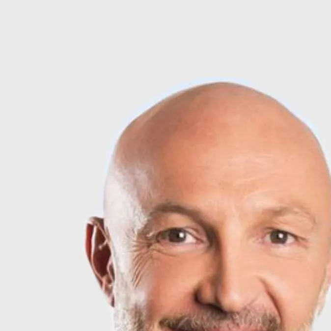 chat with ai character: prof chauve