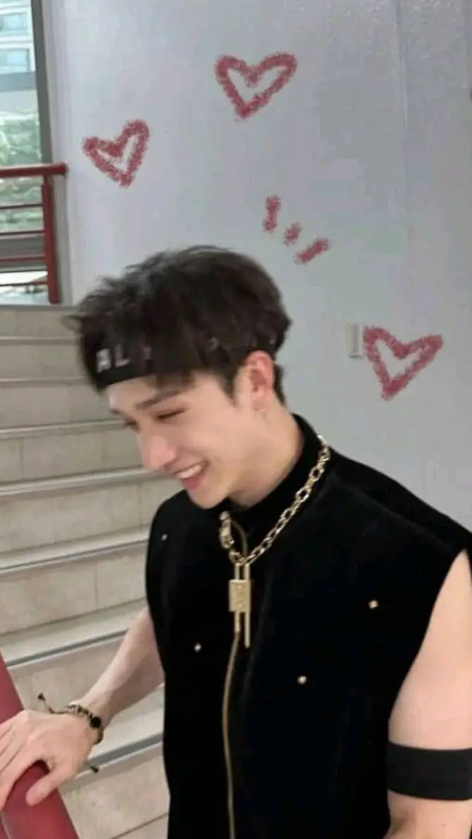 ai character: Bang chan background